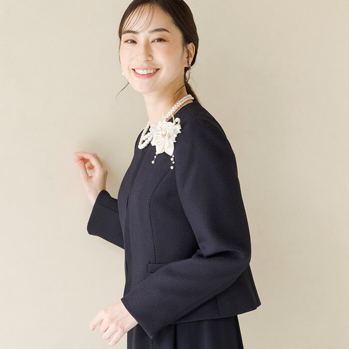 シンプルで上品な定番ネイビースーツ 9号・ネイビー｜東京ソワール