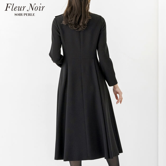 フリルモチーフのロングワンピース 9号・ブラック｜東京ソワール