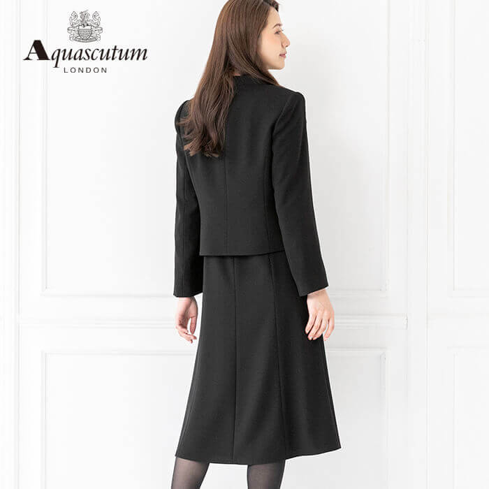 ステッチがポイントのノーカラーアンサンブル 7号・ブラック｜東京