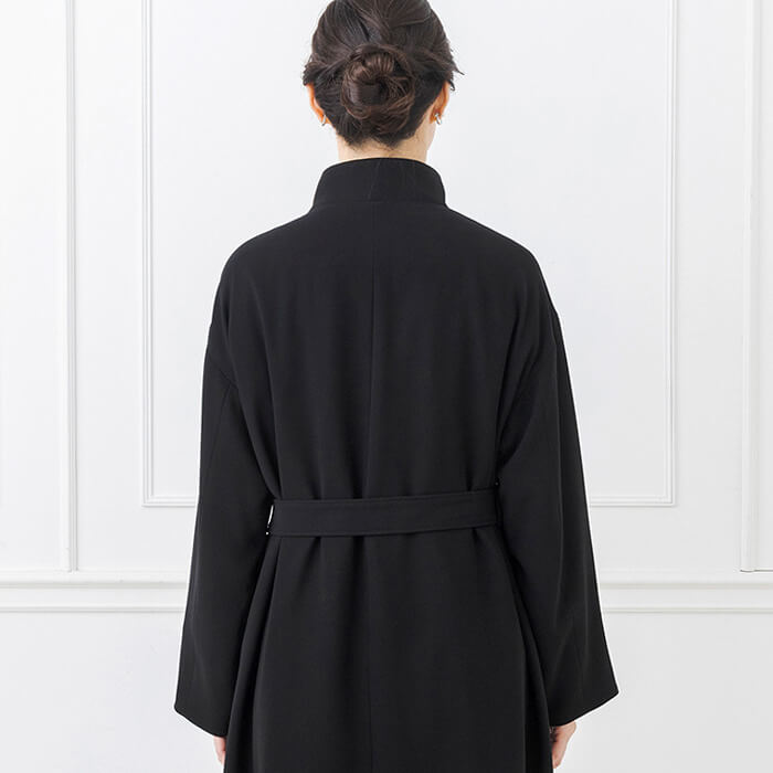 ドロップショルダーの合繊コート M・ブラック｜東京ソワール