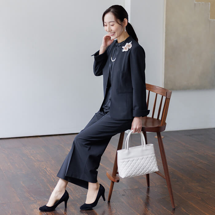 洗える｜大人の頼れるパンツスーツ 17号・ネイビー｜東京ソワール