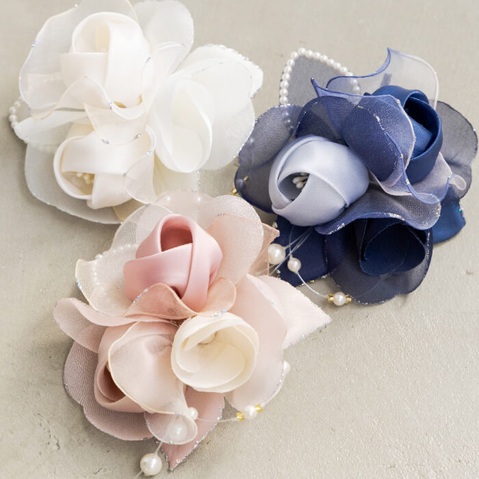 グラデーションの幸せコサージュ ・ネイビー｜東京ソワールオンライン