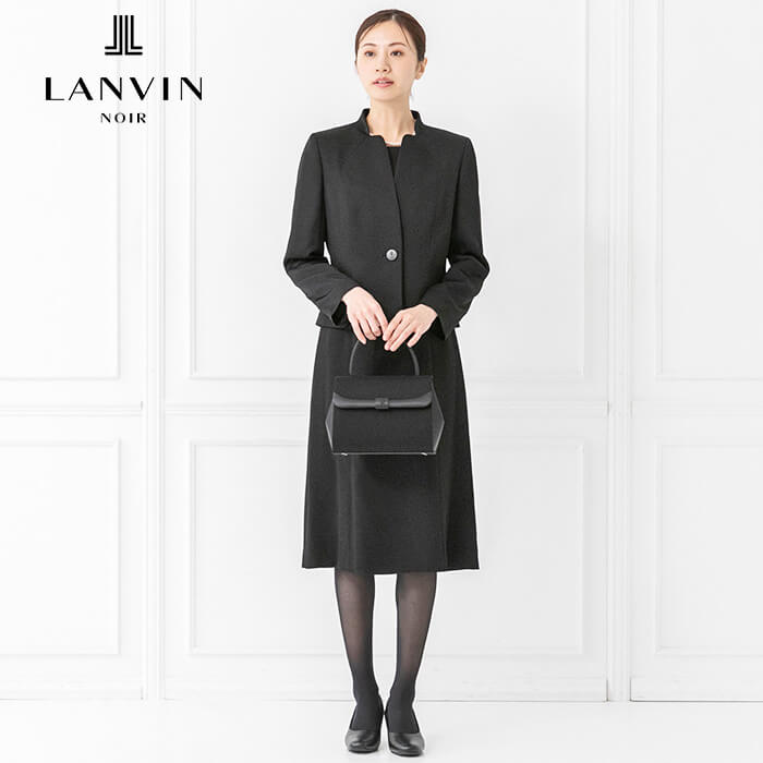 ゆったり寸法のアンサンブル 21号・ブラック｜東京ソワール