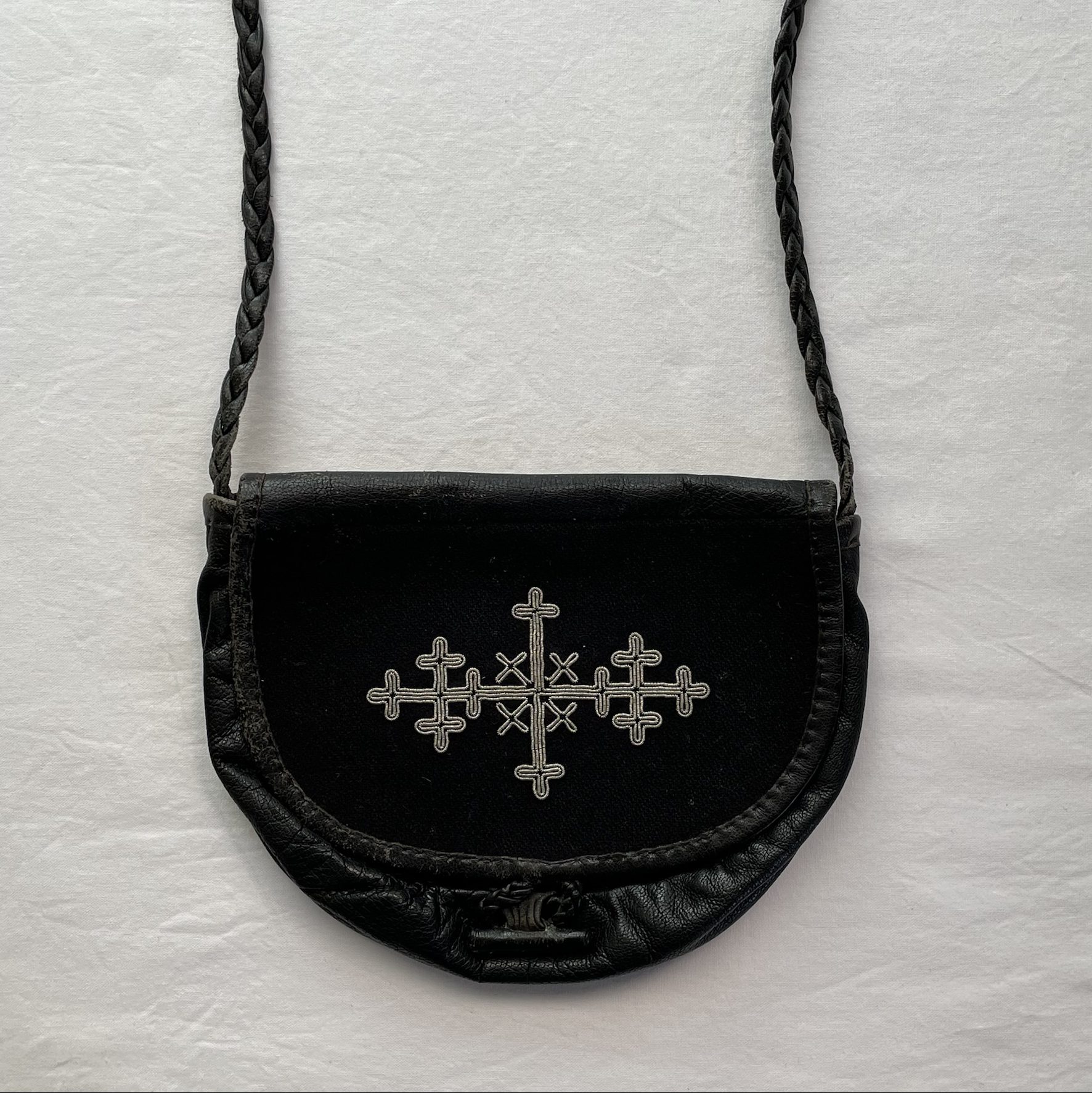 黒のポシェット / サーミ族の伝統工芸品 / ピューター刺繍 No.6