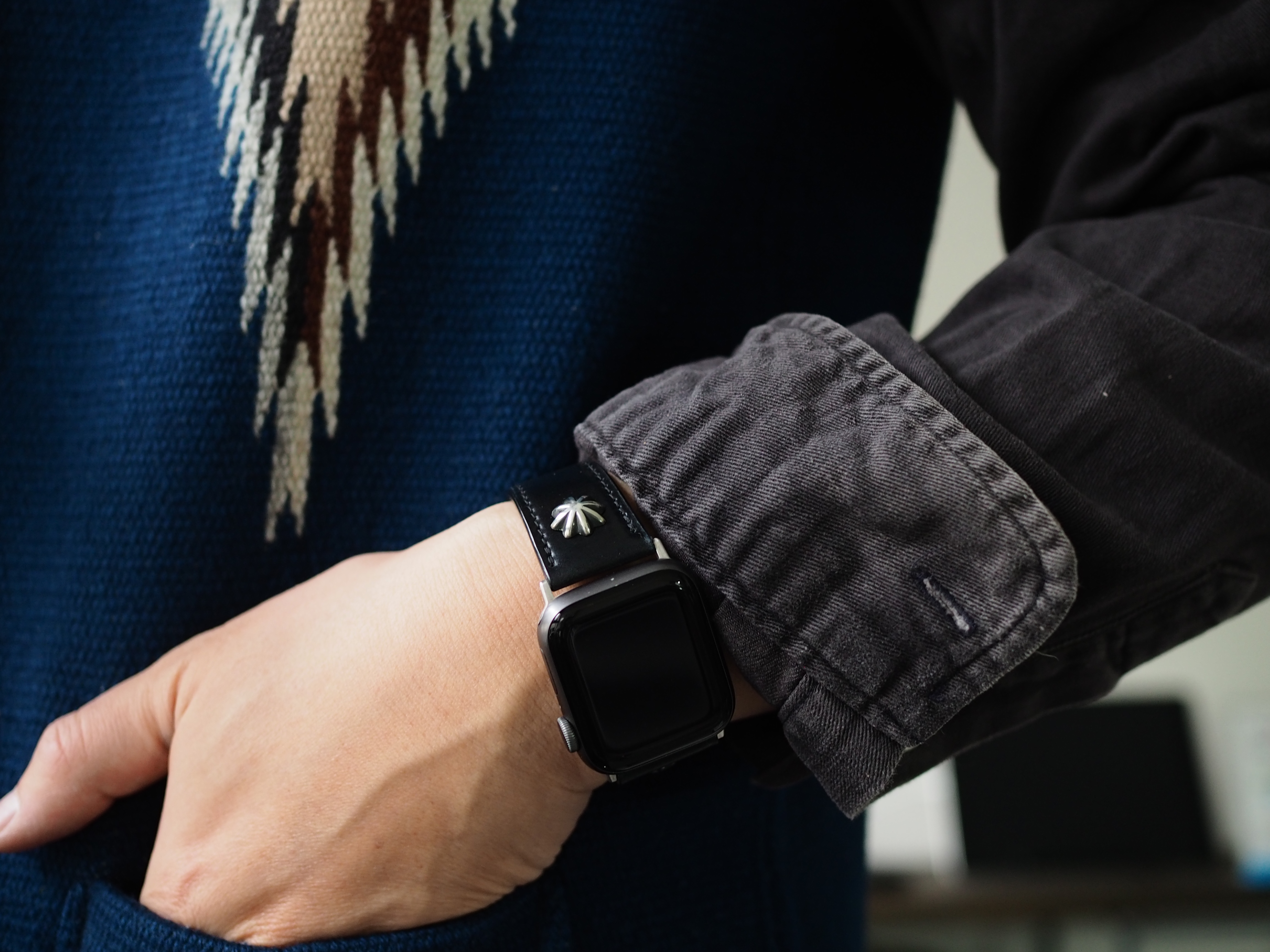 腕時計/アップルウォッチ用ベルト（バンド）【SILVER CONCHO】シェル