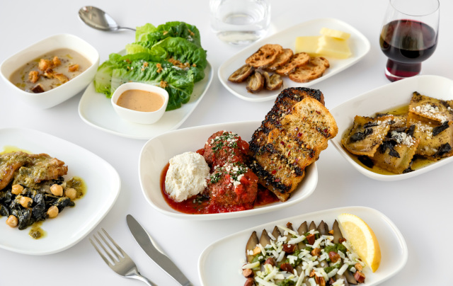 デルタ、6月からアメリカ発国際線ビジネスで機内食事前選択サービス