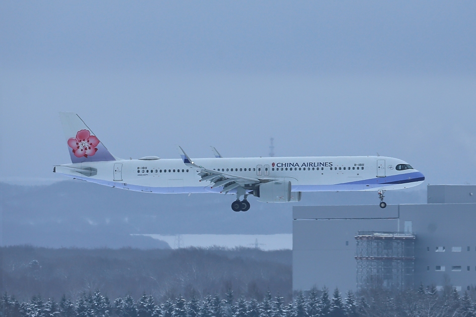 チャイナエアライン Airbus A321neo B-18111 新千歳空港 航空フォト