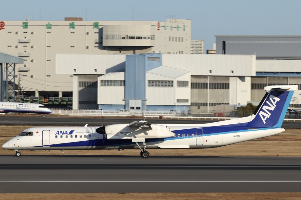 ANAウイングス Bombardier DHC-8-400 JA853A 伊丹空港 航空フォト | by
