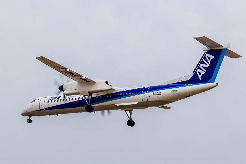 ANAウイングス Bombardier DHC-8-400 JA460A 伊丹空港 航空フォト | by