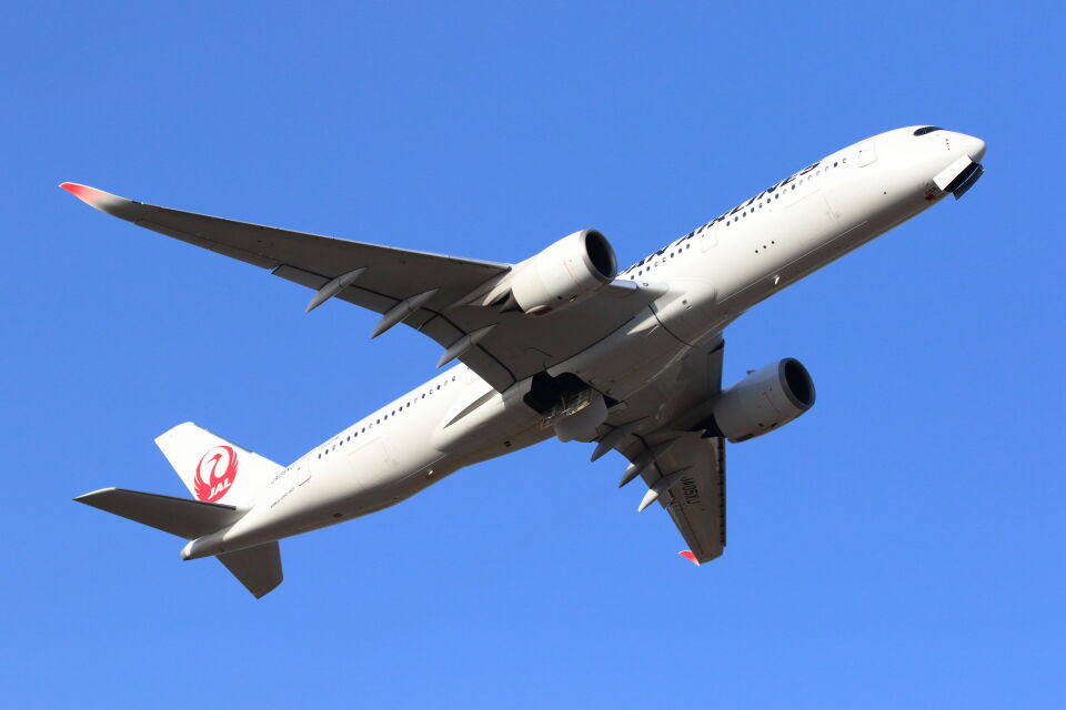 日本航空 Airbus A350-900 JA05XJ 福岡空港 航空フォト | by mocohide