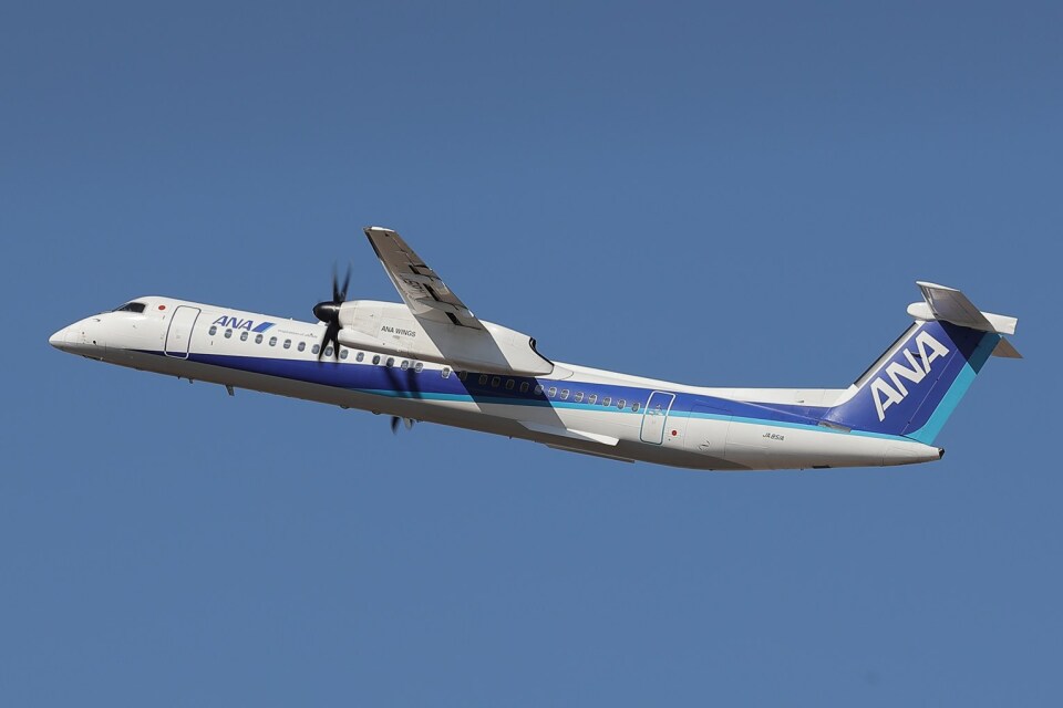 ANAウイングス Bombardier DHC-8-400 JA851A 宮崎空港 航空フォト | by