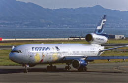 ムーミン/サンタクロース」特別塗装機 フィンエアー (MD-11 | OH-LGF