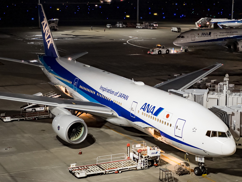 全日空 Boeing 777-200 JA716A 羽田空港 航空フォト | by にっさんさん