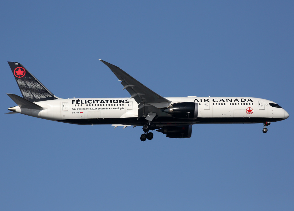 エア・カナダ Boeing 787-9 C-FVNB 羽田空港 航空フォト | by voyager