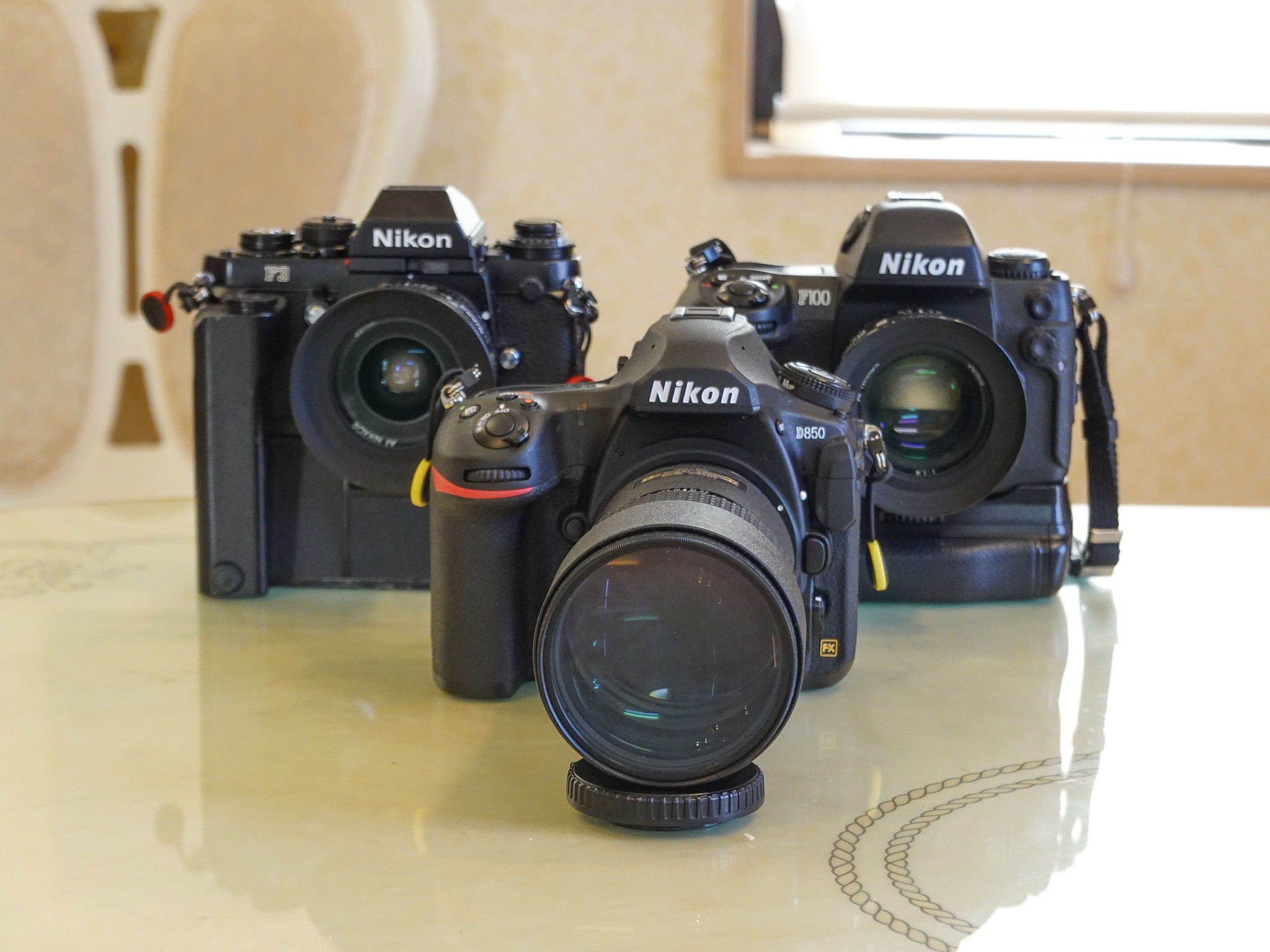 一眼レフ Nikon FE、Ai-s Nikkor F2.8 105mmセット Amazon.co.jp