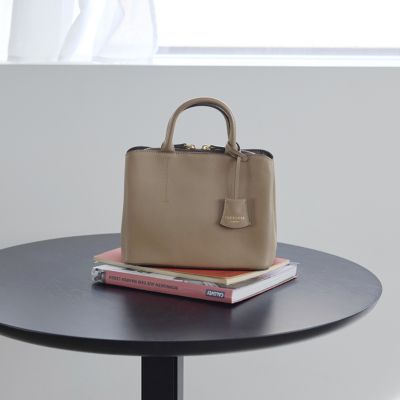 TOPKAPI(トプカピ)のフロントステッチ レザーミニショルダーバッグ通販