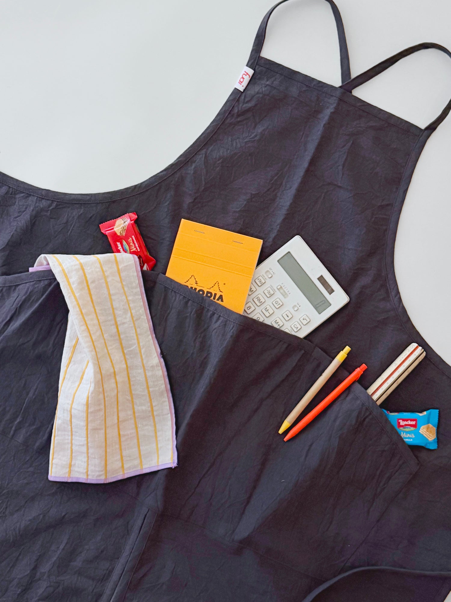 kangaroo apron / grey – fuai