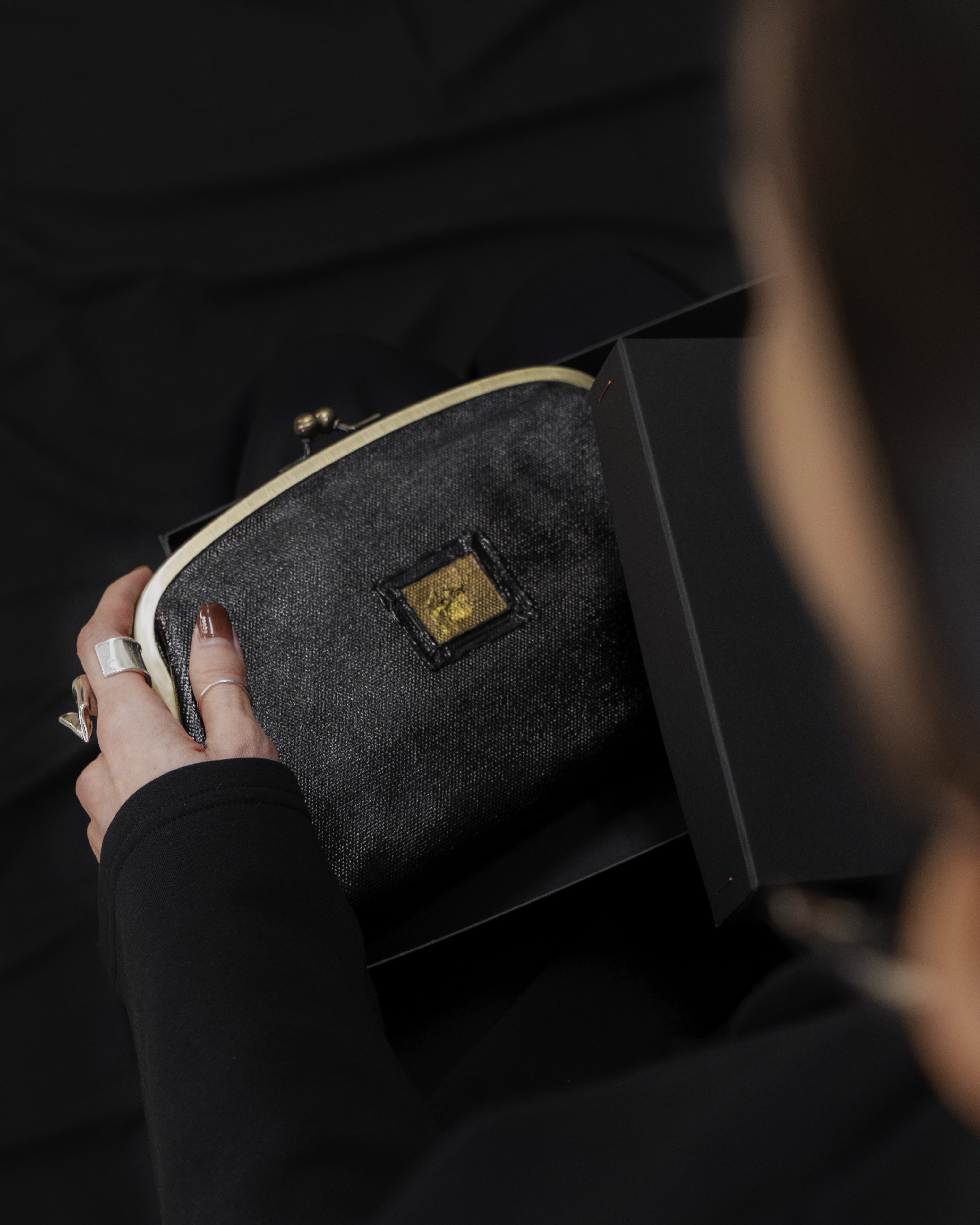 ちょっとしたお出かけから特別 な日の装いまでコーディネートをぐっと