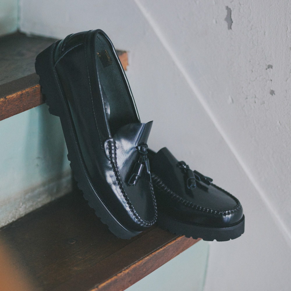 シュークローゼットの定番は《アルテサノス》のタッセルローファー