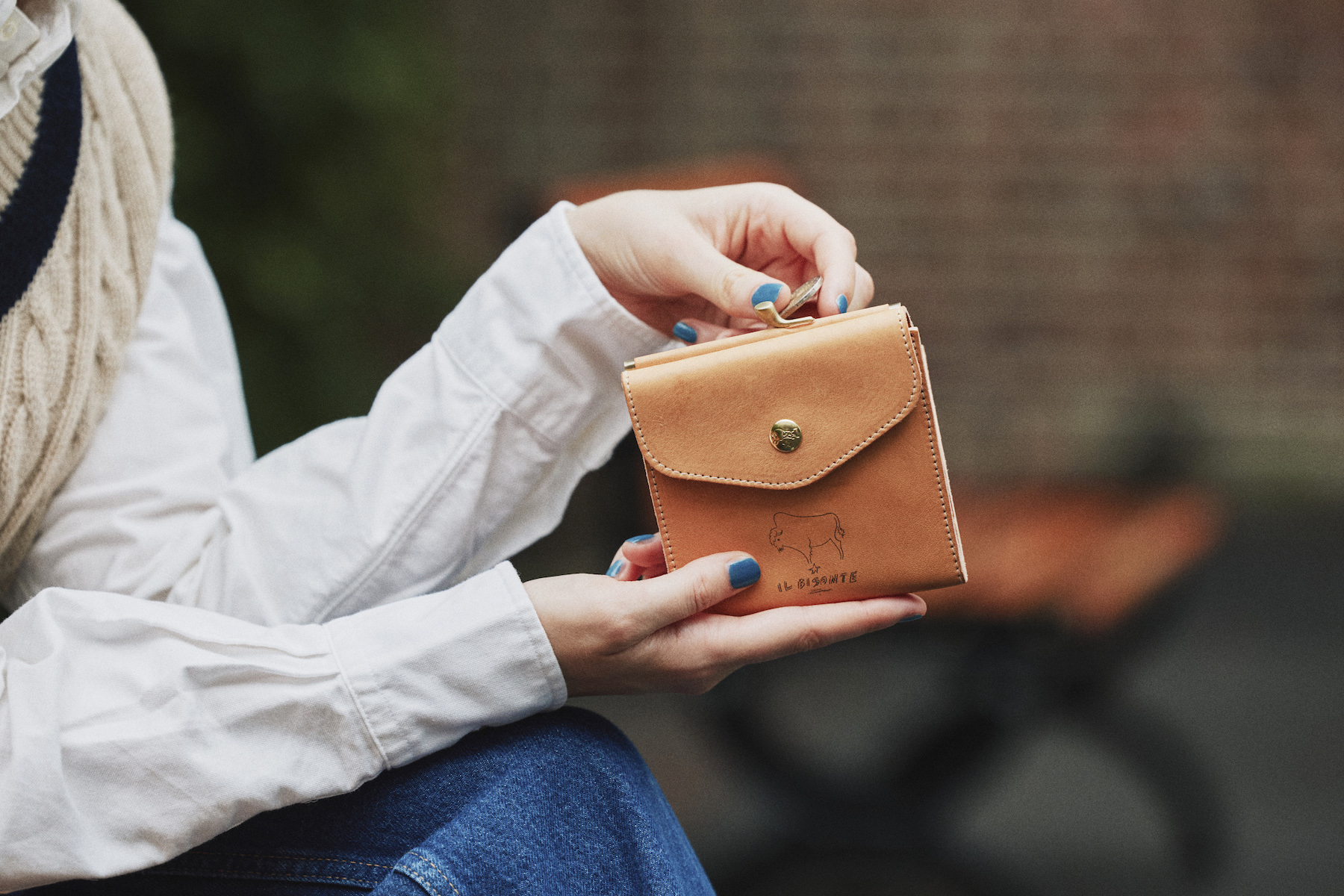 イル ビゾンテ》は私たちのキャンバス。アートな彼女が夢中なバッグ