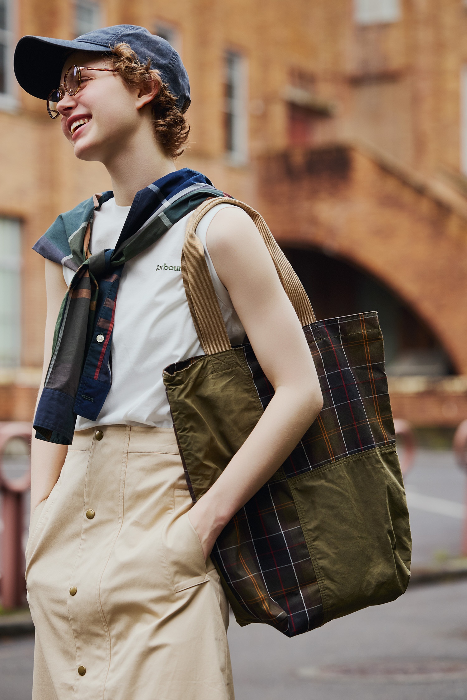 Barbour（バブアー）》のバッグはブリテッシュガールの相棒 ！A