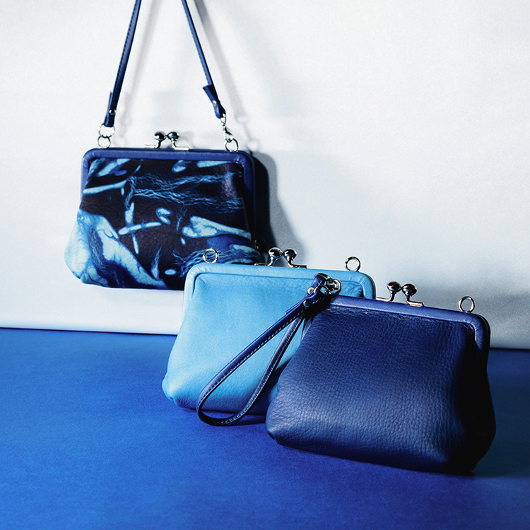 池之端銀革店】Cramp×SUKUMO Leather 藍染めがま口財布 | 藤巻百貨店