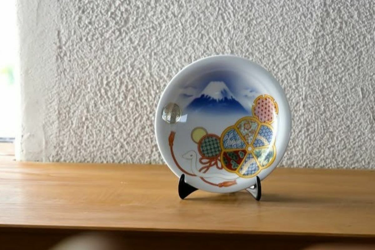 官窯富士に初日 盛皿 | 有田焼 深川製磁｜公式オンラインストア