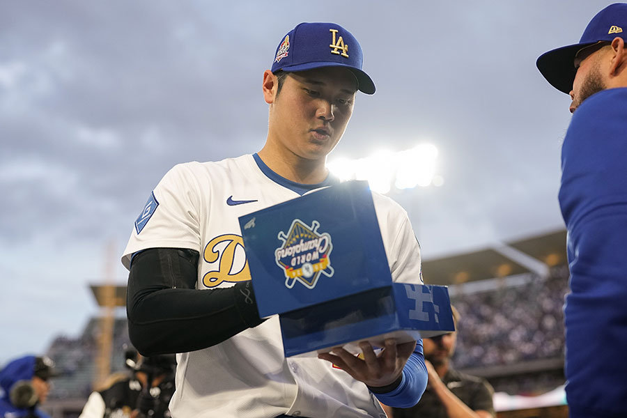 ダイヤ300個だけじゃない…大谷がゲットした世界一リングの