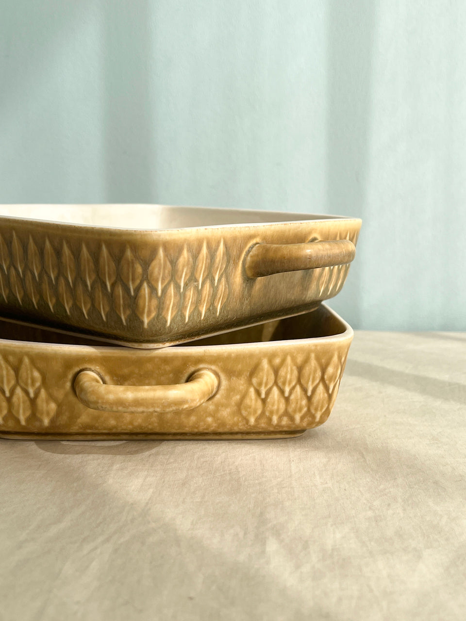 クロニーデン レリーフ スクエアディッシュ 角皿 クイストゴー 北欧