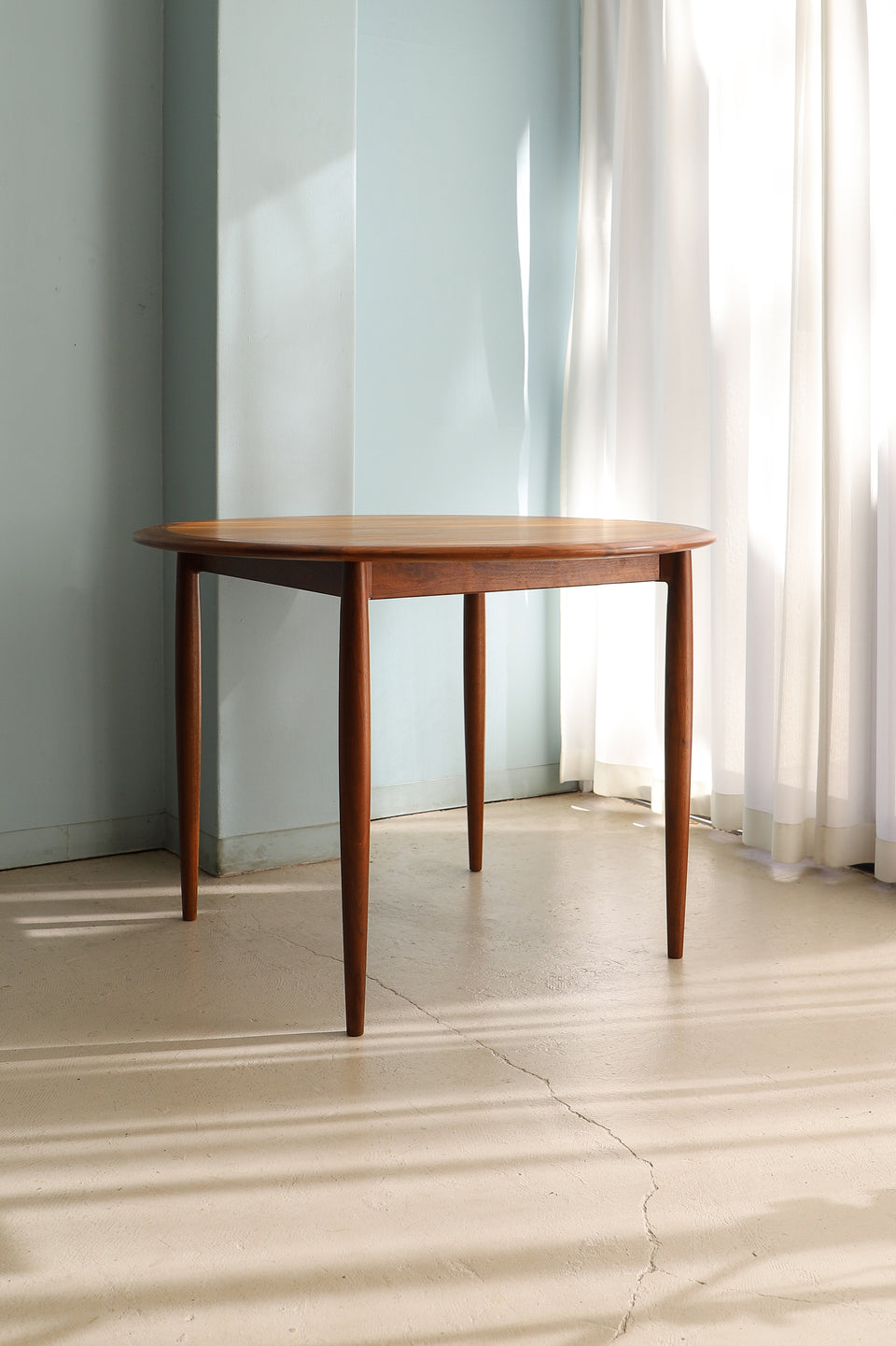 宮崎椅子製作所 ユニバース ダイニングテーブル カイ・クリスチャン