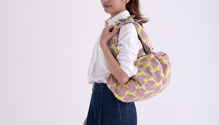 50 ミナ ペルホネン 両面 run run run グレー/ピンク | ふろしき むす