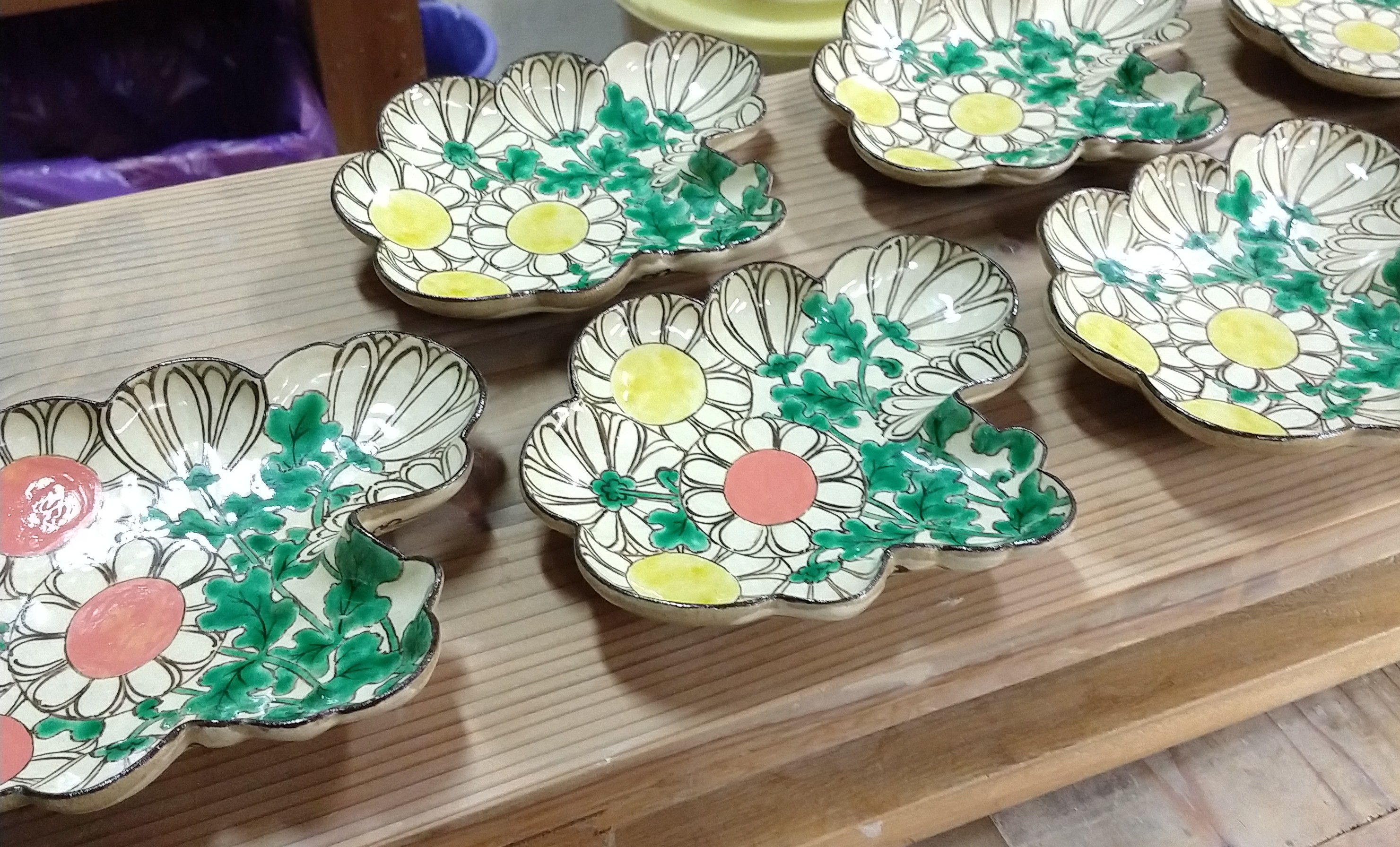 水間焼伏原窯｜乾山写菊型向付ー色絵重ね盛りの作品ご紹介