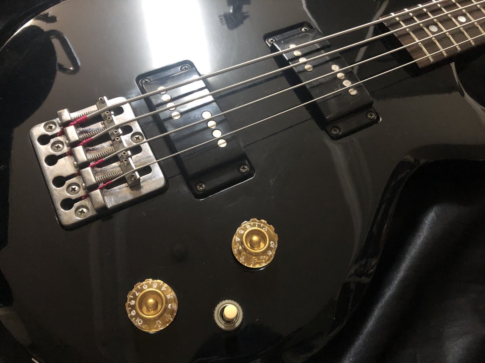 Aria Pro II / CSB Deluxe / Metallica クリフ・バートンライクな1本