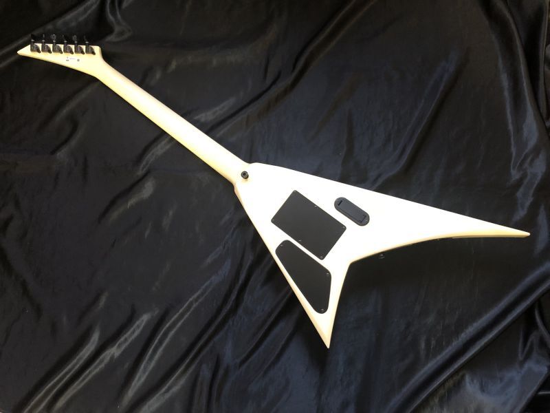 Jackson / RRXMG White with Black Pinstripes - HR/HMギター専門店