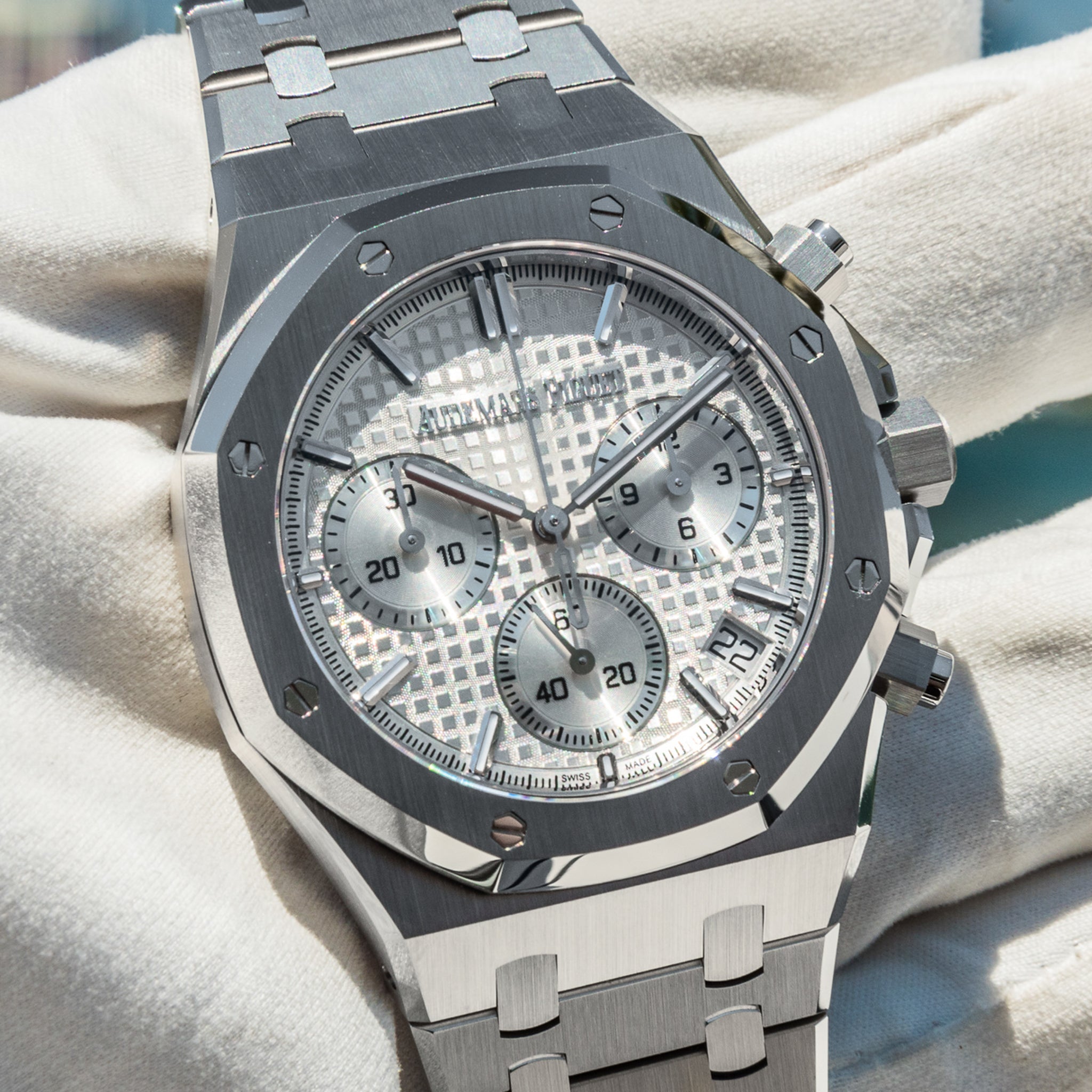 2023 Audemars Piguet Royal Oak 26240st White Dial 41mm