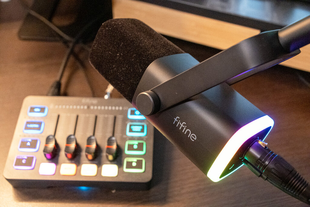 fifine AmpliGame AM8T レビュー】コスパ最強のゲーミングマイク。拡張