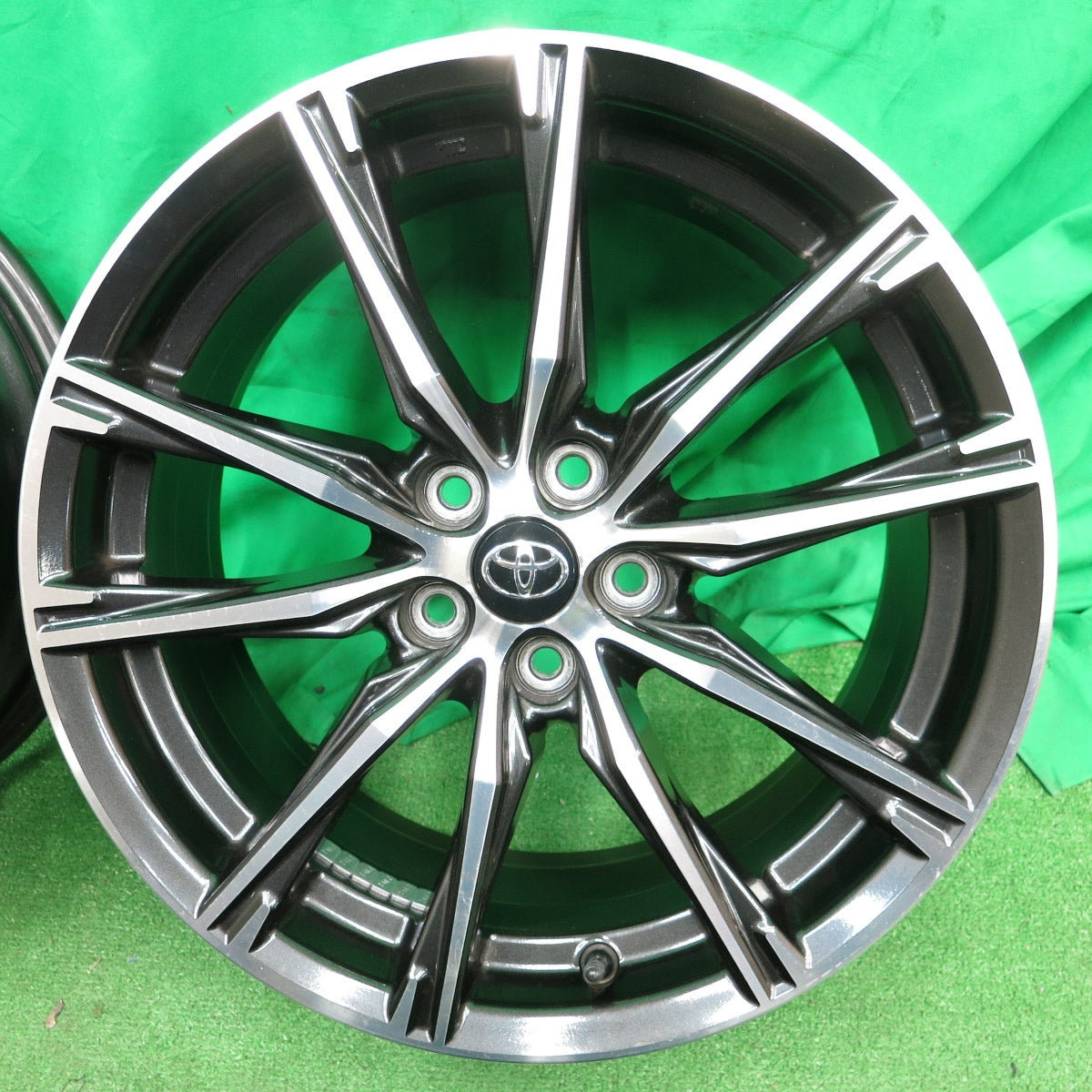 送料無料* キレイ☆トヨタ ZN6 86 後期 純正 ホイール 17インチ 17×7J