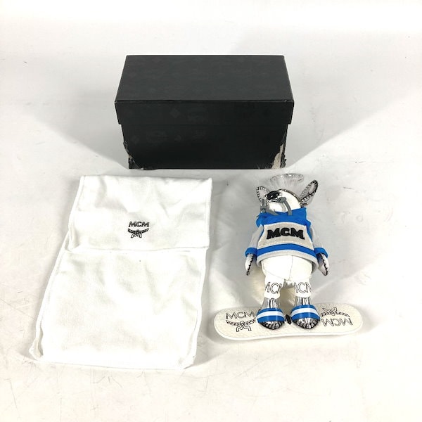 Qoo10] MCM キーホルダー ラビット スノーボード う