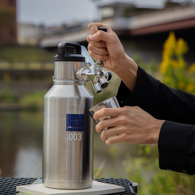 キャンプでおいしいビールを飲みたい！炭酸OKなグラウラーボトル