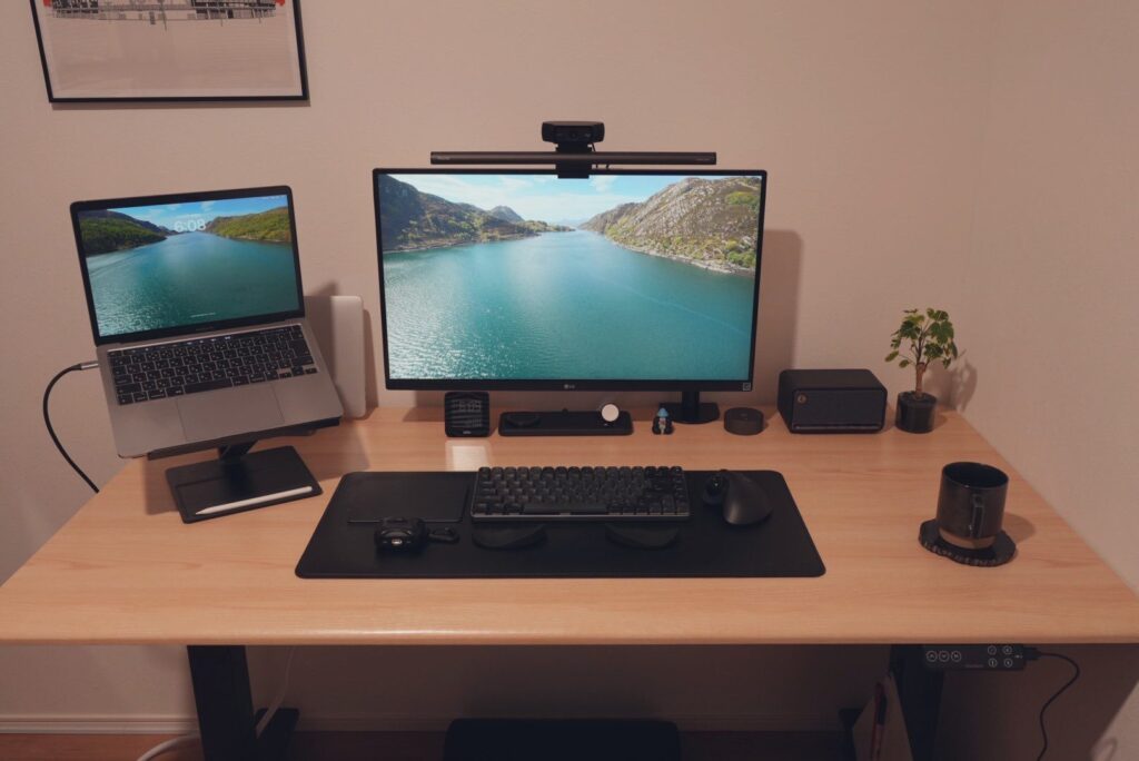 Native Union DESK LAPTOP STANDをレビュー！海外風の格好良いデスクを