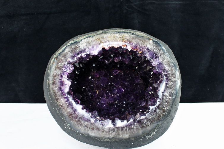 8.5Kgウルグアイ産 サークルジオード アメジストドーム[T466-1519]