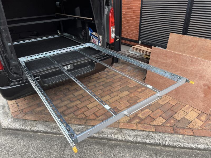 車検OK】ハイエースのスライドフロア自作の費用と手順を徹底解説