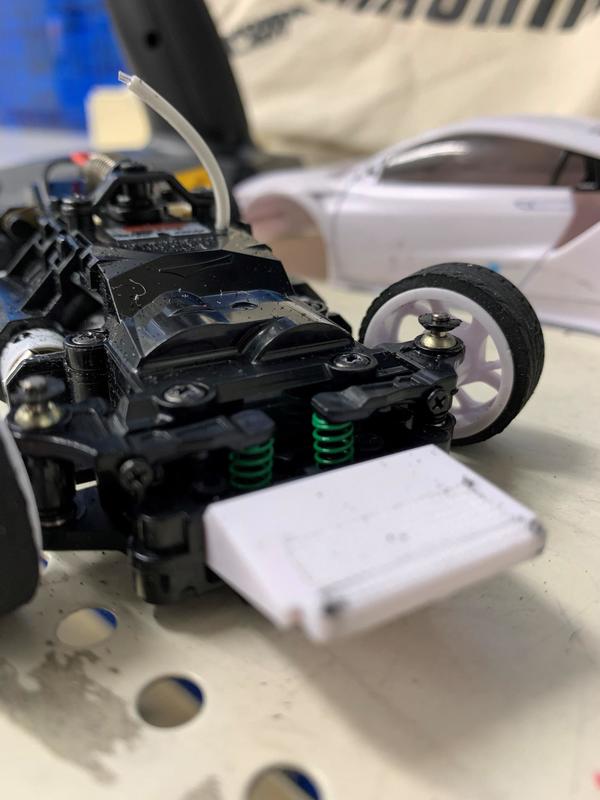 MINI-Z(ミニッツ)走行日誌 フロントタイヤを小さくした - ハンチング