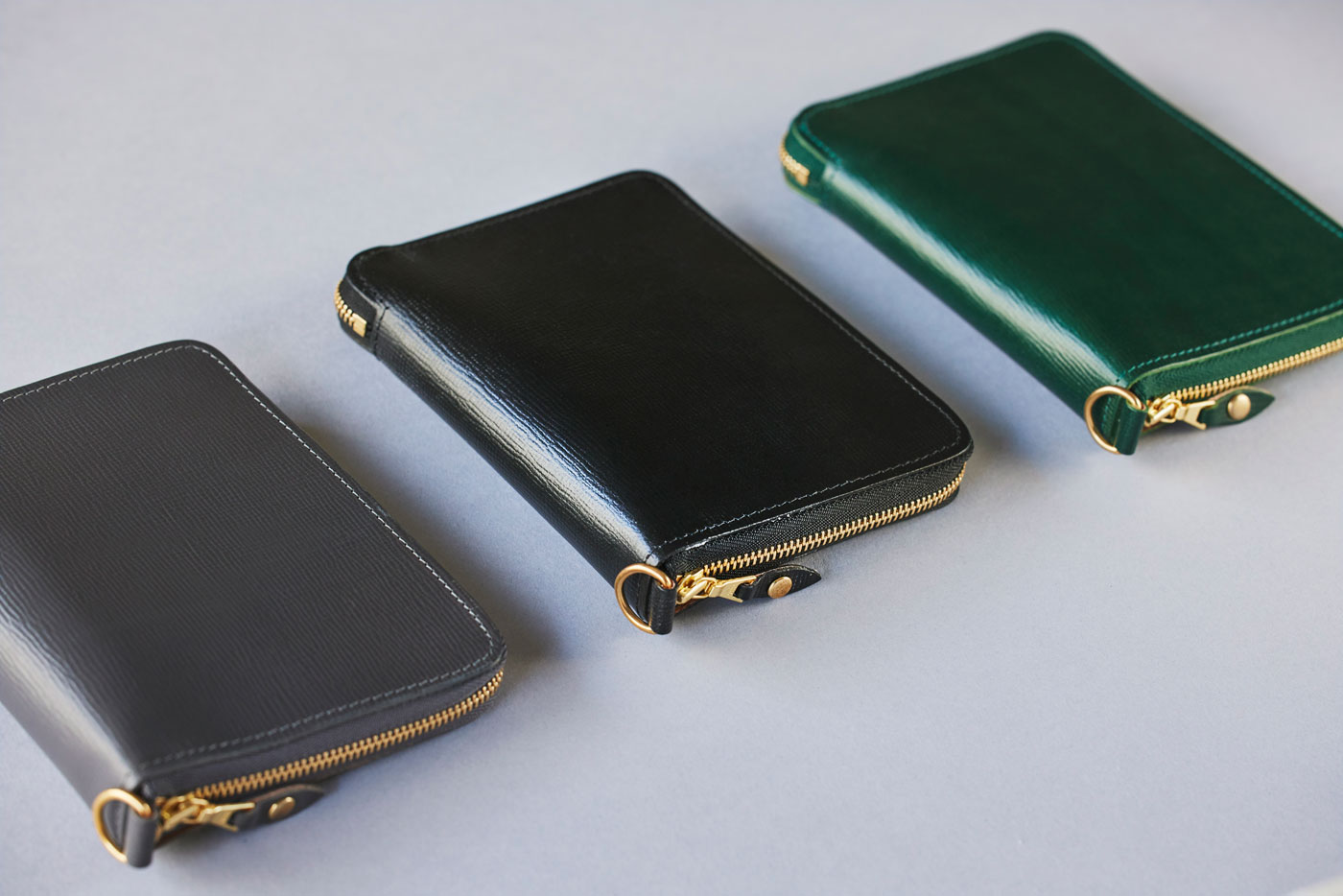 旅行も出張もこれ1つ。オーガナイザーウォレットのマルチな機能