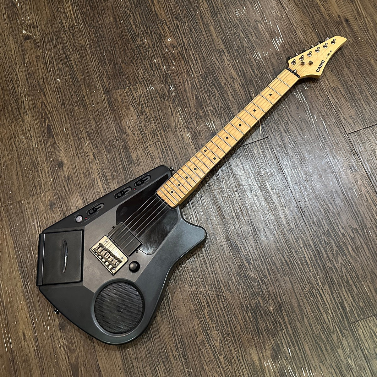 Casio EG-5 Vintage 1980s Electric Guitar Cassette Player - Black