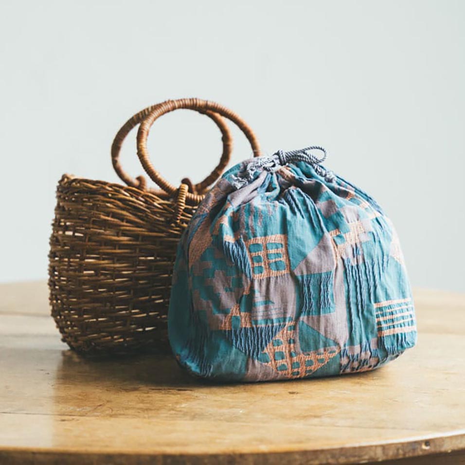 あけび蔓かごバッグ 妻胴張リング小（巾着付） | 石見銀山 群言堂