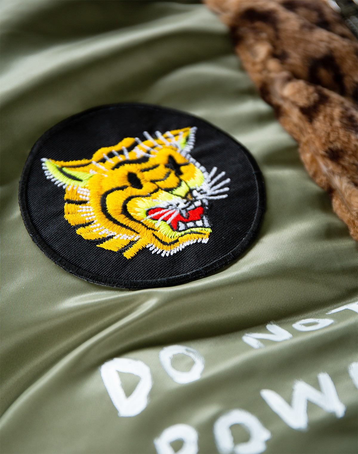 MA-1 SNAKE AND SKULL / Khaki – guernika official online shop