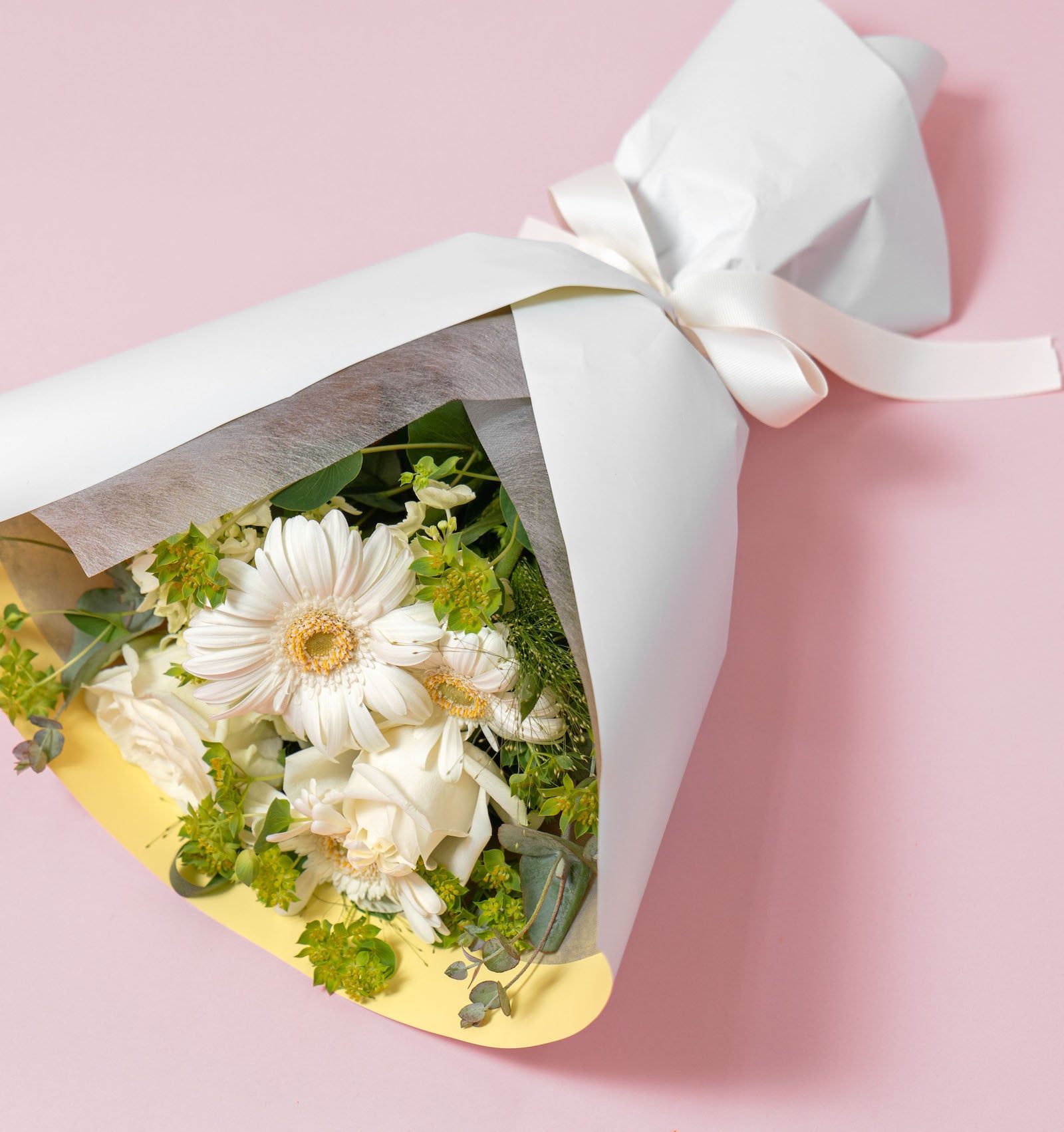 花束アレンジ size:S ナチュラルグリーン｜花次郎のフラワーギフト