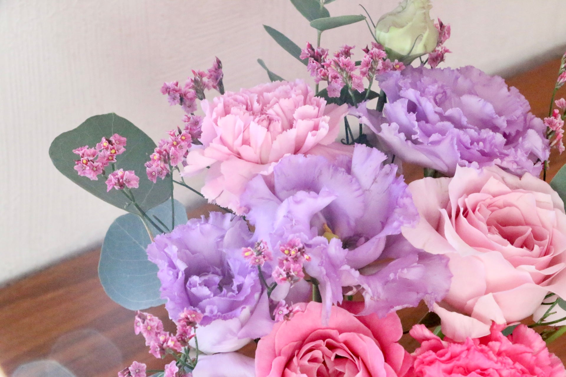 紫・ピンクのアレンジメント 4,000円 – 花・花束の通販サイト｜HanaTaku