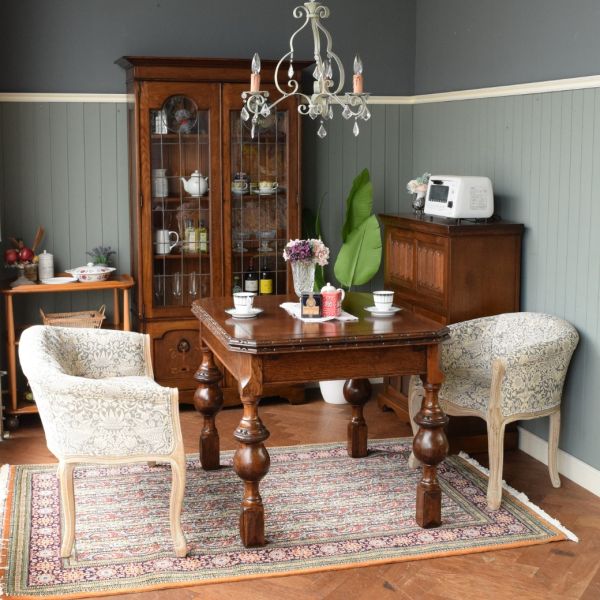 アールヌーボーの象嵌が美しいキャビネット、ステンドグラス扉の